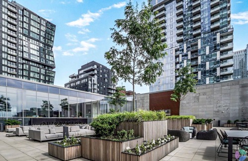 Griffintown Condo | DOWNTOWN CORNER UNIT WITH VIEW WALKING DISTANCE TO EVERYTHING (30FT BALCONY)
