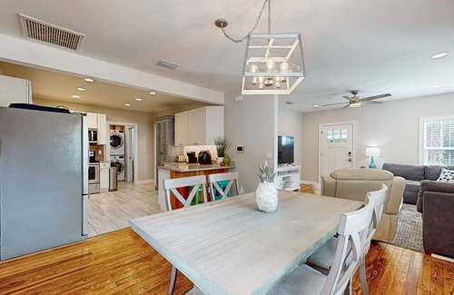 Lincolnville House | Downtown cottage with spacious front and back porch near ocean