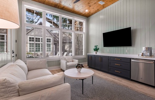 Fairhope Cottage | Downtown Cottage Hideaway Suite F