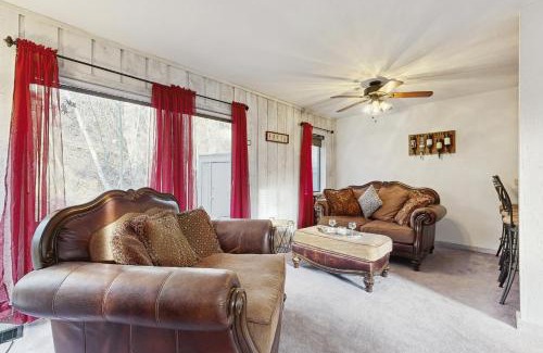 Ketchum Apartment | Downtown Creekside Getaway