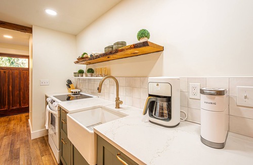 Dahlonega Cottage | Downtown Dahlonega Cottage