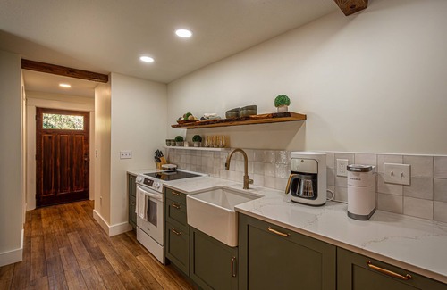 Dahlonega Cottage | Downtown Dahlonega Cottage