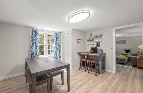 Dahlonega House | Downtown Dahlonega Destination-Dog-Friendly/2-Bed/1-Bath!