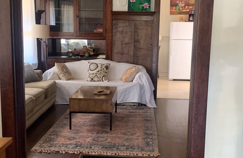 Old North Davis House | Downtown Davis charming historical cottage
