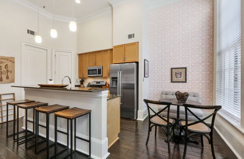 Central Business District House | Downtown Delight-Gorgeous CBD condo with private courtyard