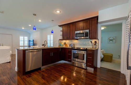 Pineapple Grove Arts District House | Downtown Delray Beach Vintage Cottage