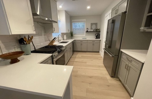 Marina District House | Downtown Delray Cottage-Walk to everything!