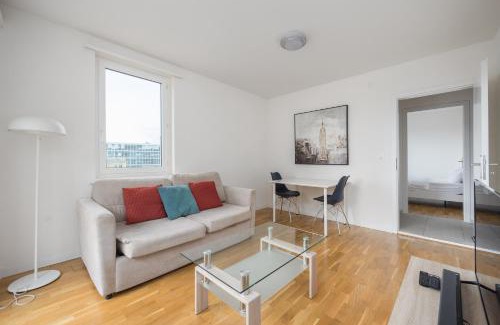 Oerlikon Apartment | Downtown Dream 3,5BR with Balcony and Style BA42