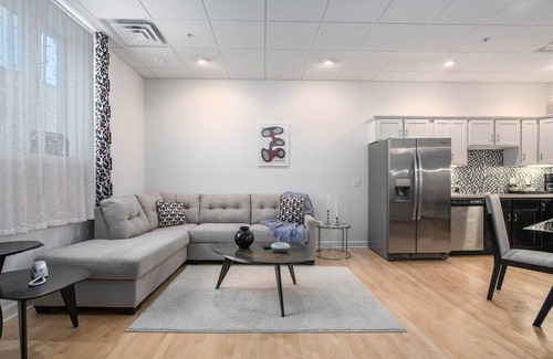 Saint Joseph Condo | Downtown Duo | Wineries | Rooftop Deck | 2 Condos