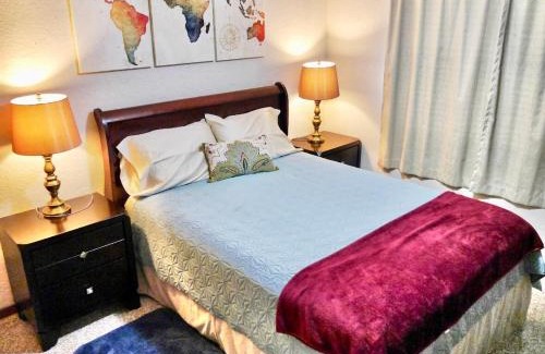 Sanford House | Downtown Duplex A Amazing Location