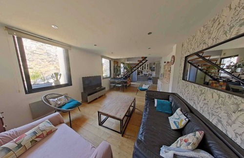 Figuerolles Apartment | Downtown duplex