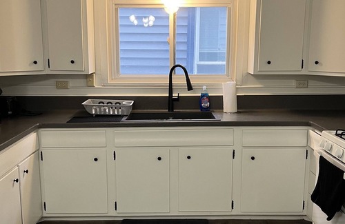 Front Park House | Downtown Duplex, Upper/Lower With Game Room! Central Location, Sleeps 14