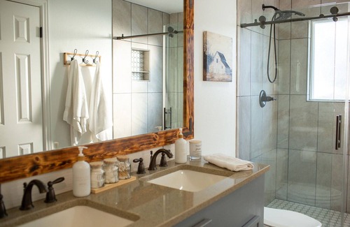 Eagle Other | Downtown Eagle Farmhouse/Spa