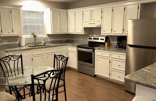 Greenville House | DOWNTOWN ECU TOWNHOME ALONG THE GREENWAY/TAR RIVER
