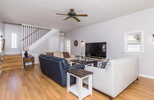 Dahlonega House | Downtown Family Retreat - 5 Beds & 3.5 Baths