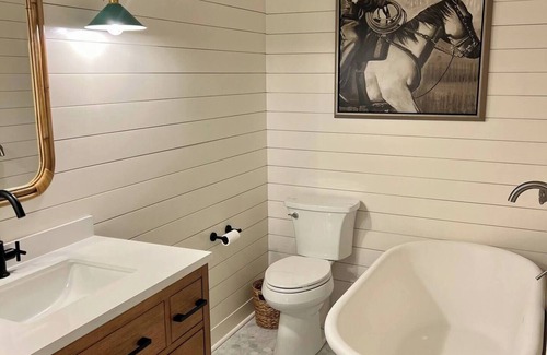 Thomasville Other | Downtown Farmhousenn