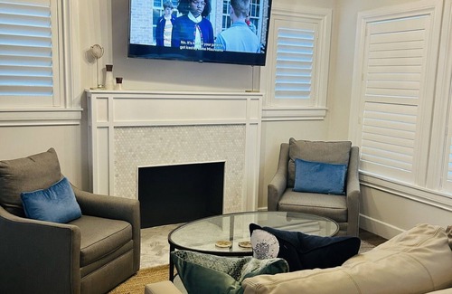 West Palm Beach House | Downtown Flamingo Park Designer Home