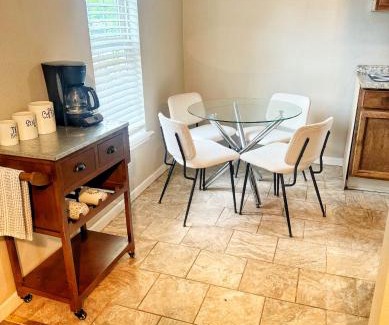 Fort Smith Apartment | Downtown Fort Smith Apartment with Yard Pet Friendly