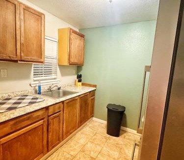 Fort Smith Apartment | Downtown Fort Smith Apartment with Yard Pet Friendly