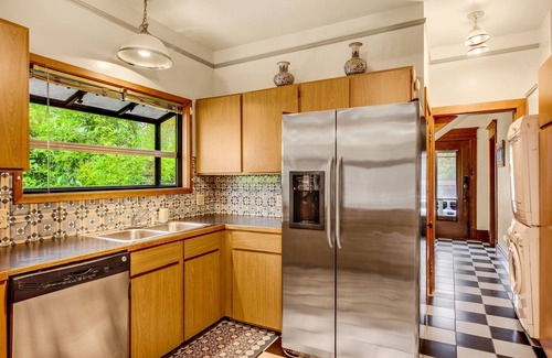 Fremont House | Downtown Fremont Charmer with Parking