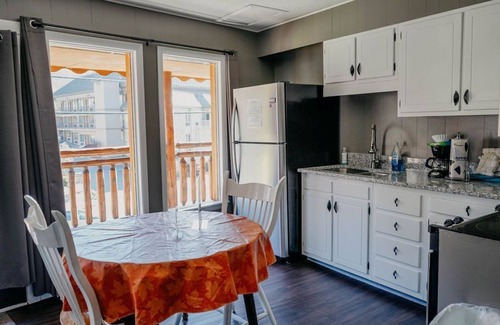 Gatlinburg Condo | Downtown Gatlinburg- Free Parking!