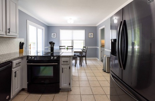 Gainesville House | Downtown Gem: 20% off monthly stays for 2025!