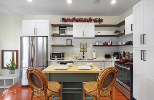 Seventh Ward House | Downtown Gem Blocks to the Quarter, 9 Beds, 3.5 baths and TVs in 2 bedrooms