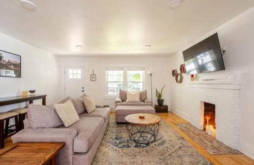 Downtown House | Downtown Greenway Getaway Pet Friendly
