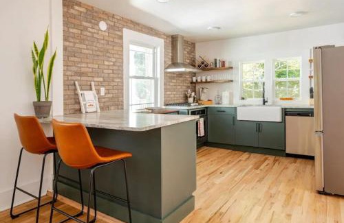 Downtown House | Downtown Greenway Getaway Pet Friendly
