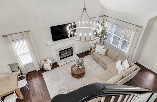 Cary House | Downtown Haven - 4 Bedrooms & 3.5 Baths, 2 King Bedrooms with Ensuite Baths