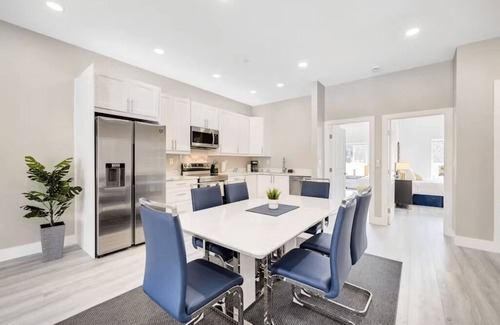 Pacific Grove Condo | Downtown Hideaway: City Meets Nature Lic#0491