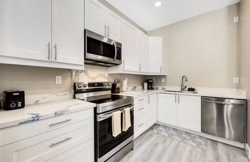 Pacific Grove Condo | Downtown Hideaway: City Meets Nature Lic#0491