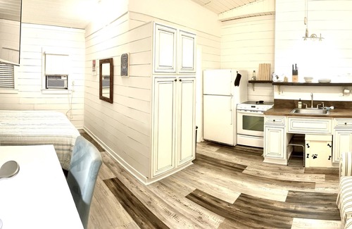 Foley Apartment | Downtown Historic Foley Guesthouse 11 mi to Beach