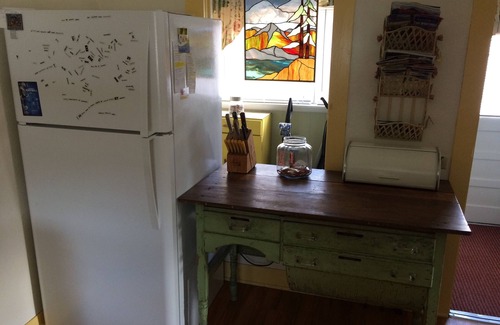 Buena Vista House | Downtown Historic Victorian Getaway, Charming And Quaint With Wifi STR-056