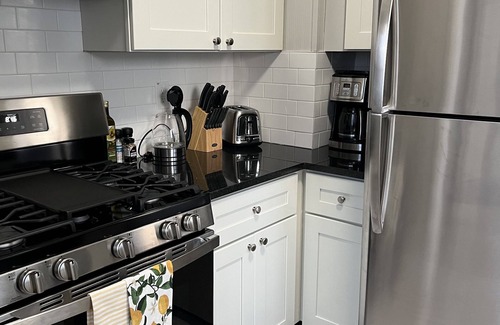 Northrup House | Downtown Home Away from Home 3BR/3BA