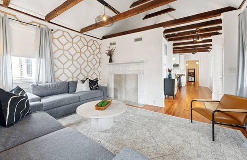 Cannonborough Elliotborough House | Downtown Home Centrally Located