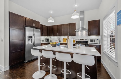 Downtown House | Downtown home near restaurants with full kitchen, washer/dryer, partial AC, WiFi