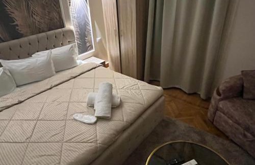 Qasr an-Nil Hotel | Downtown House Suites