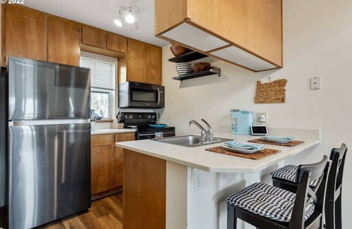 Hood River House | Downtown HR 2-bed/2-bath condo