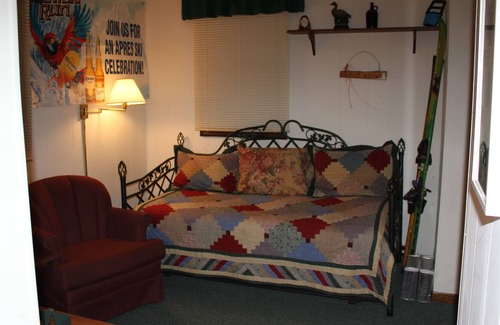Hurley House | Downtown Hurley!! Snowmobilers/ Skiers!! On the Trail! 2 Blocks to Main Street
