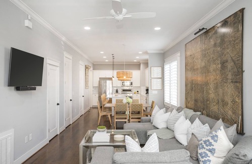 The Nations House | Downtown in 7min & Rooftop Deck! Gorgeous Stunning Nashville Home!