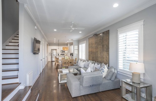 The Nations House | Downtown in 7min & Rooftop Deck! Gorgeous Stunning Nashville Home!