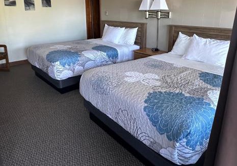 Sister Bay Hotel | DownTown Inn