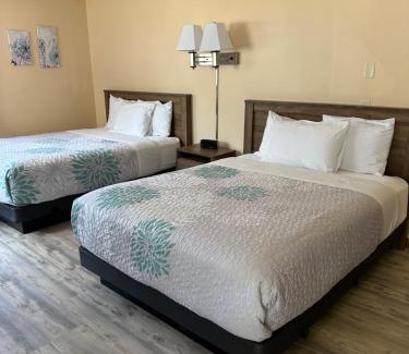 Sister Bay Hotel | DownTown Inn