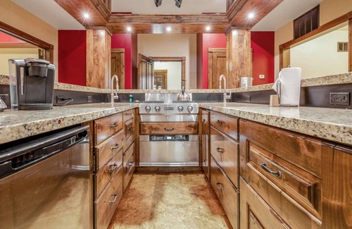 Jackson Hole Hotel | Downtown Jackson - 2 Bedroom Suite