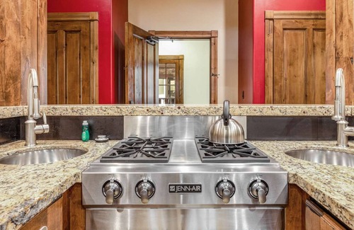 Jackson Hole Hotel | Downtown Jackson - 2 Bedroom Suite