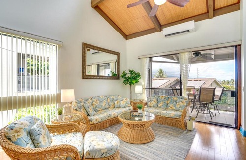 Historic Kailua Village Apartment | Downtown Kailua-Kona Condo with Pool and Views