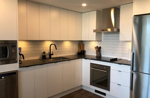 Downtown Kelowna Condo | Downtown Kelowna - 19th floor Brooklyn - everything within walking distance