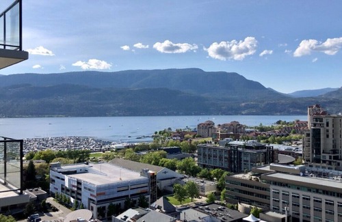 Downtown Kelowna Condo | Downtown Kelowna - 19th floor Brooklyn - everything within walking distance