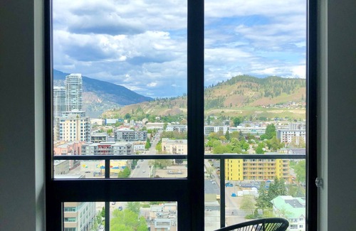 Downtown Kelowna Condo | Downtown Kelowna - 19th floor Brooklyn - everything within walking distance